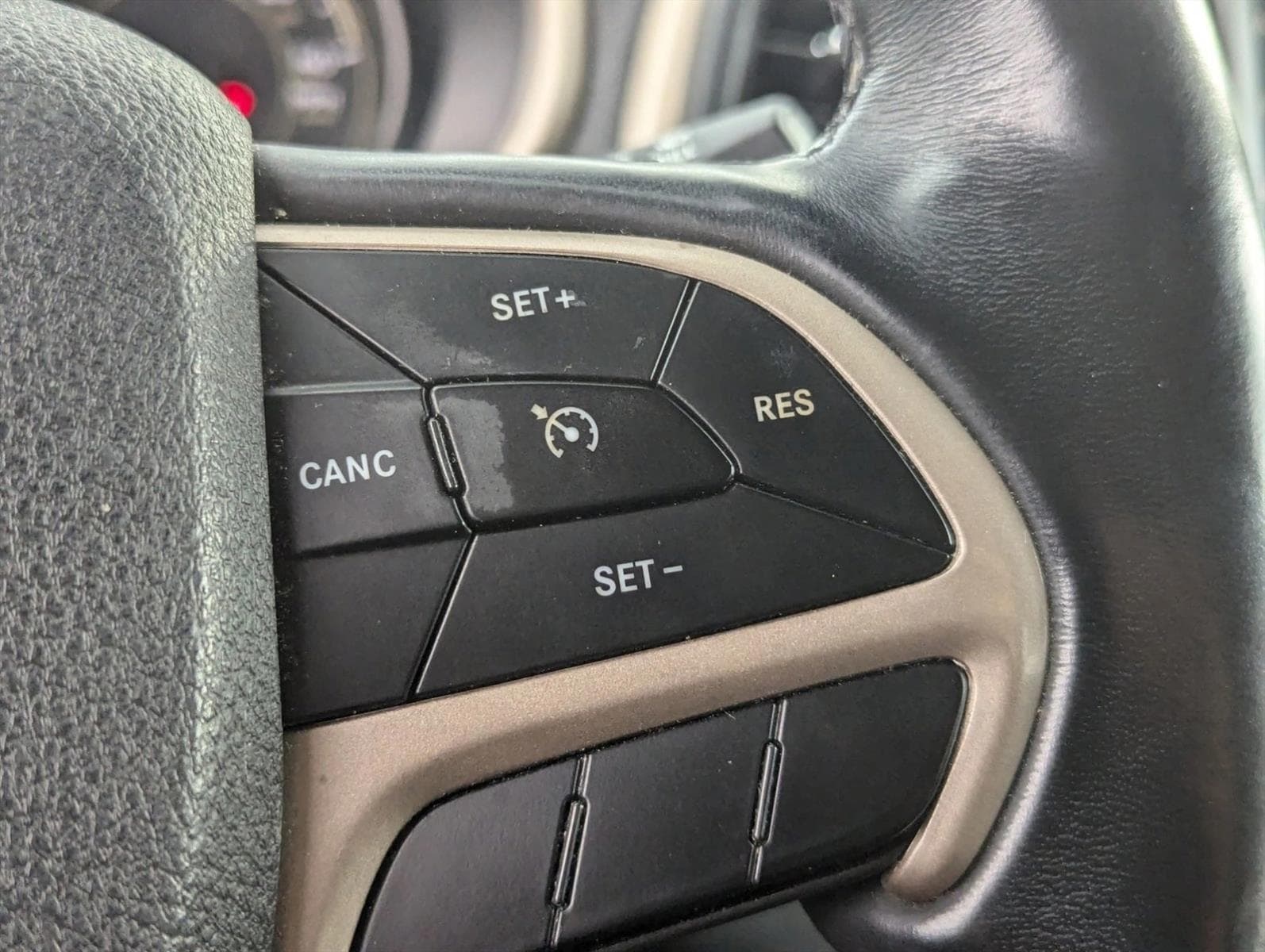 Image of 2018 Jeep Cherokee Limited Sport Utility