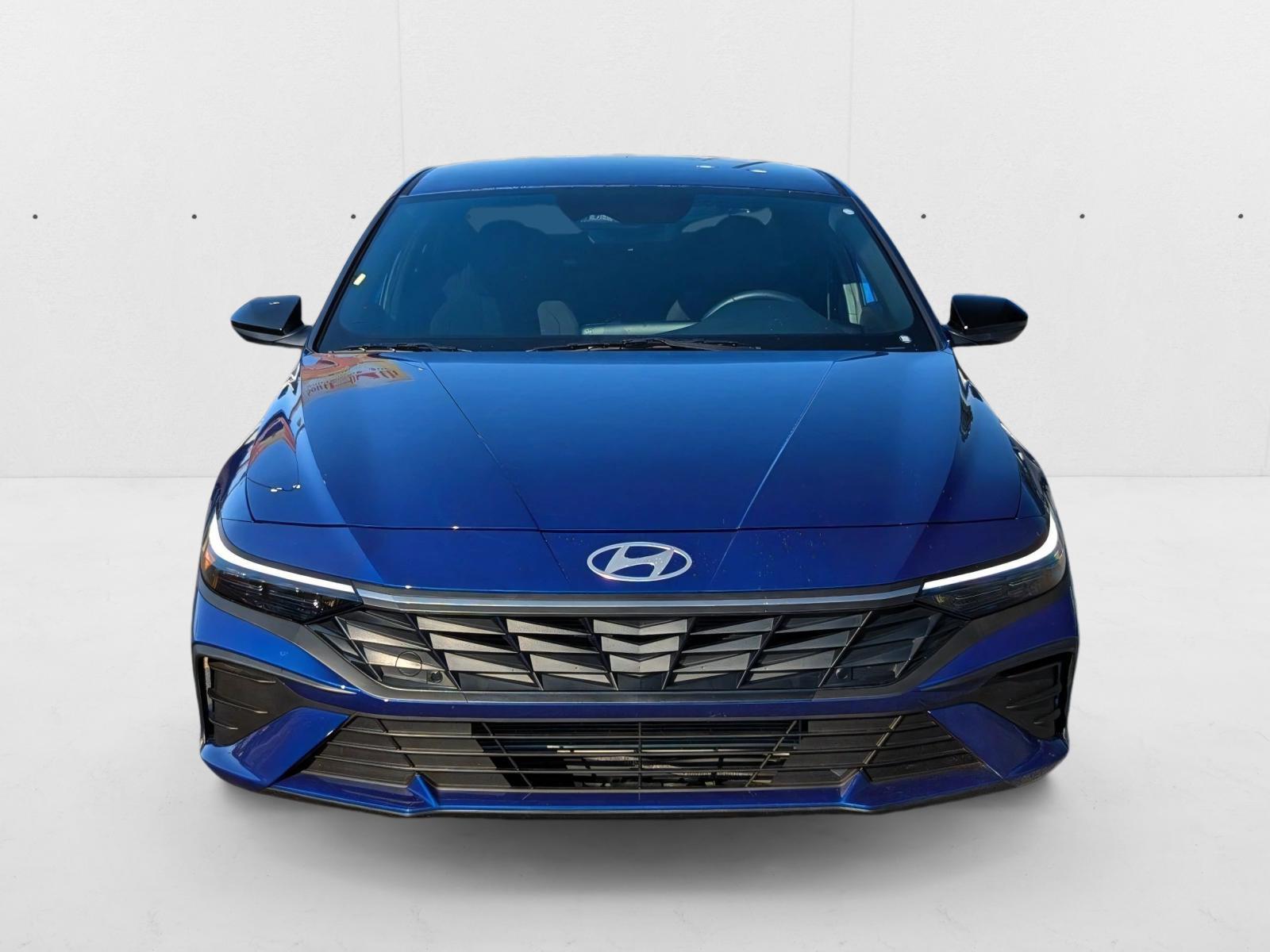 2025 Hyundai Elantra SEL Sport photo 2