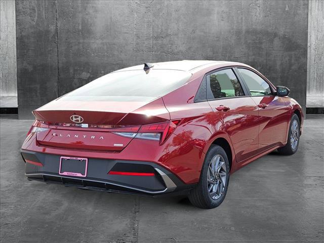 2025 Hyundai Elantra Hybrid Blue photo 2
