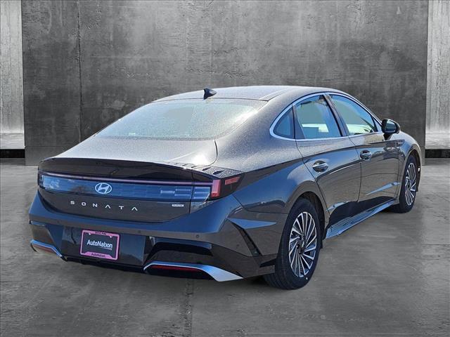 2025 Hyundai Sonata Hybrid Limited photo 2