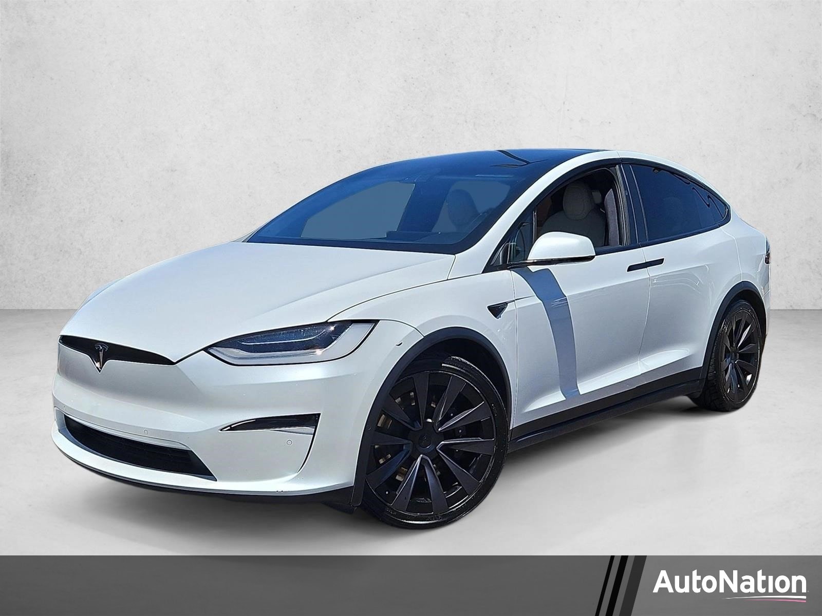 2022 Tesla Model X Plaid's photo