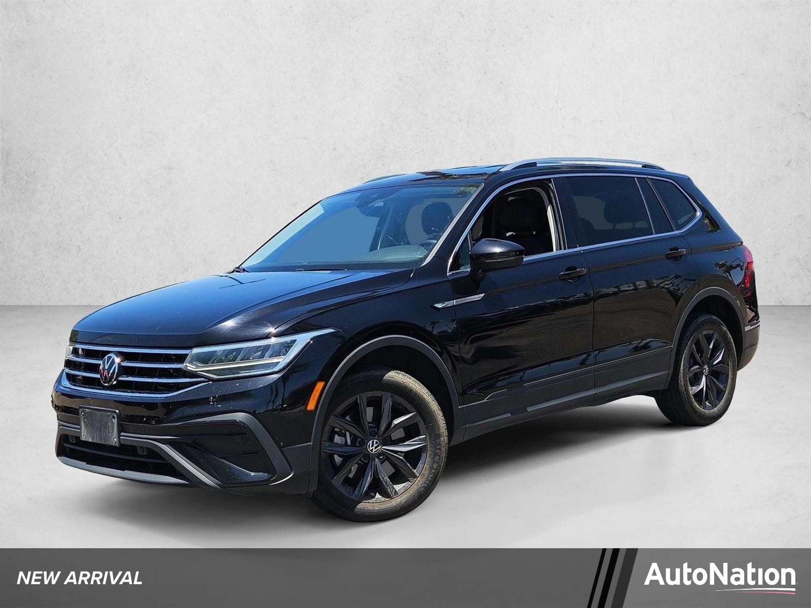 2024 Volkswagen Tiguan 2.0T SE 4Motion's photo