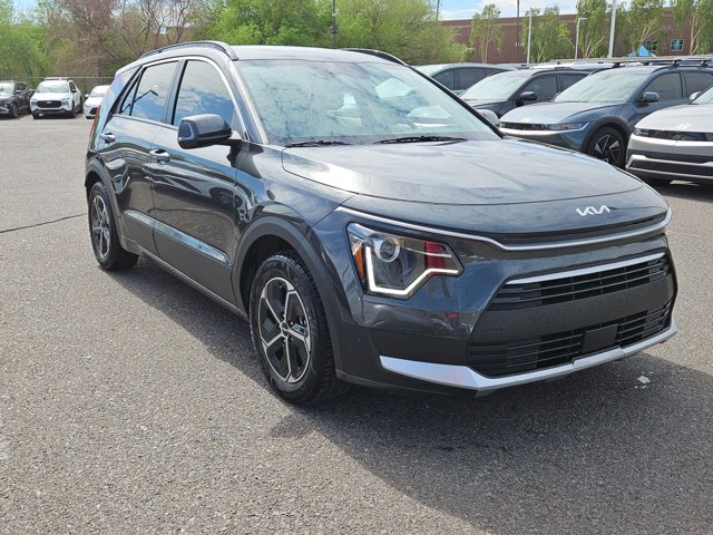 2023 Kia Niro EX photo 2