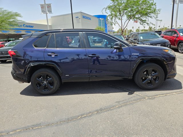 2019 Toyota RAV4 Hybrid XSE photo 4