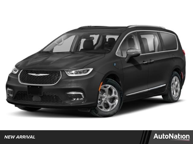 2022 Chrysler Pacifica Hybrid Touring L Hybrid's photo
