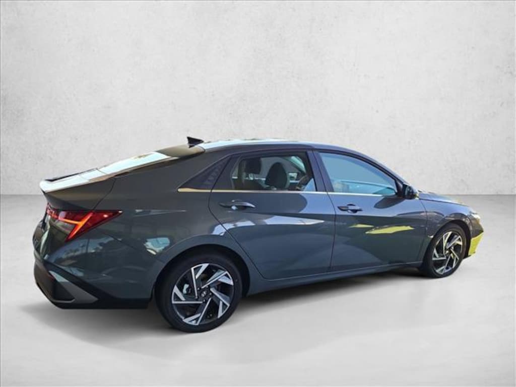 New 2026 Hyundai Elantra Limited Sedan