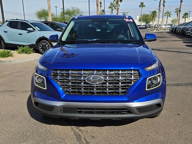 2024 Hyundai Venue Limited photo 2