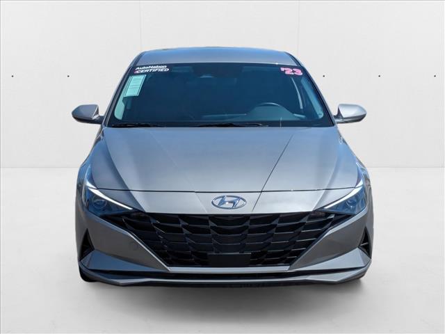 2023 Hyundai Elantra SEL photo 2