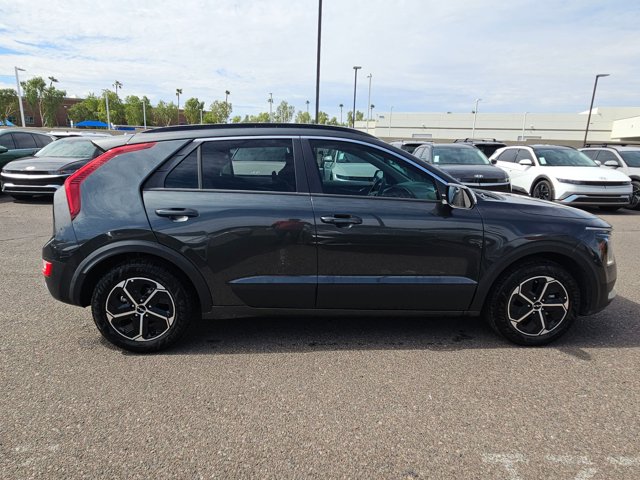 2023 Kia Niro EX photo 3