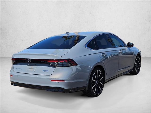 2024 Honda Accord Hybrid Touring photo 2