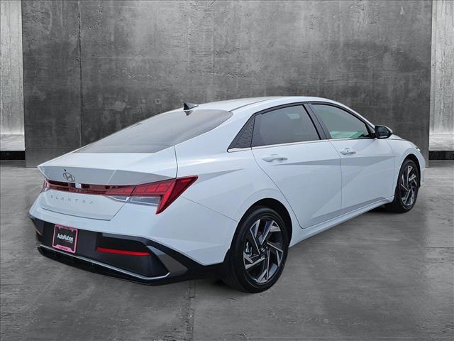 2025 Hyundai Elantra SEL Convenience photo 2