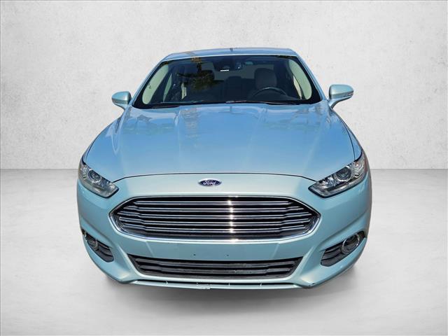 2013 Ford Fusion Energi SE photo 2