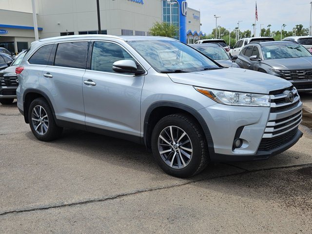 2019 Toyota Highlander XLE photo 3