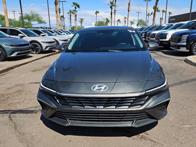 2024 Hyundai Elantra SEL photo 2