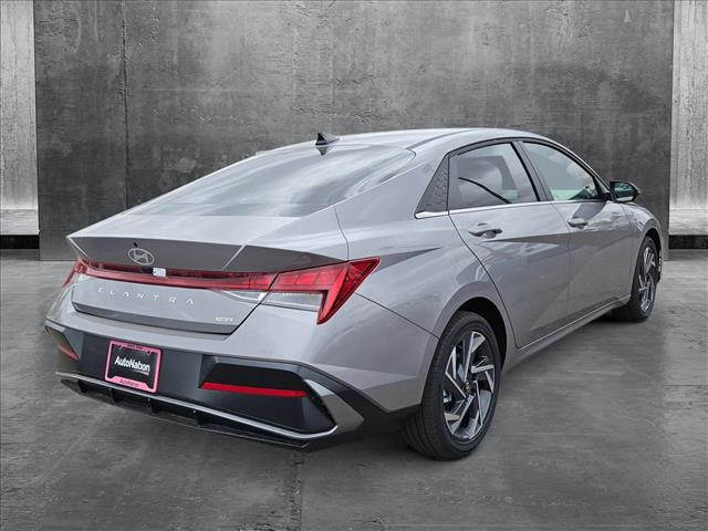 2025 Hyundai Elantra Hybrid Limited photo 2
