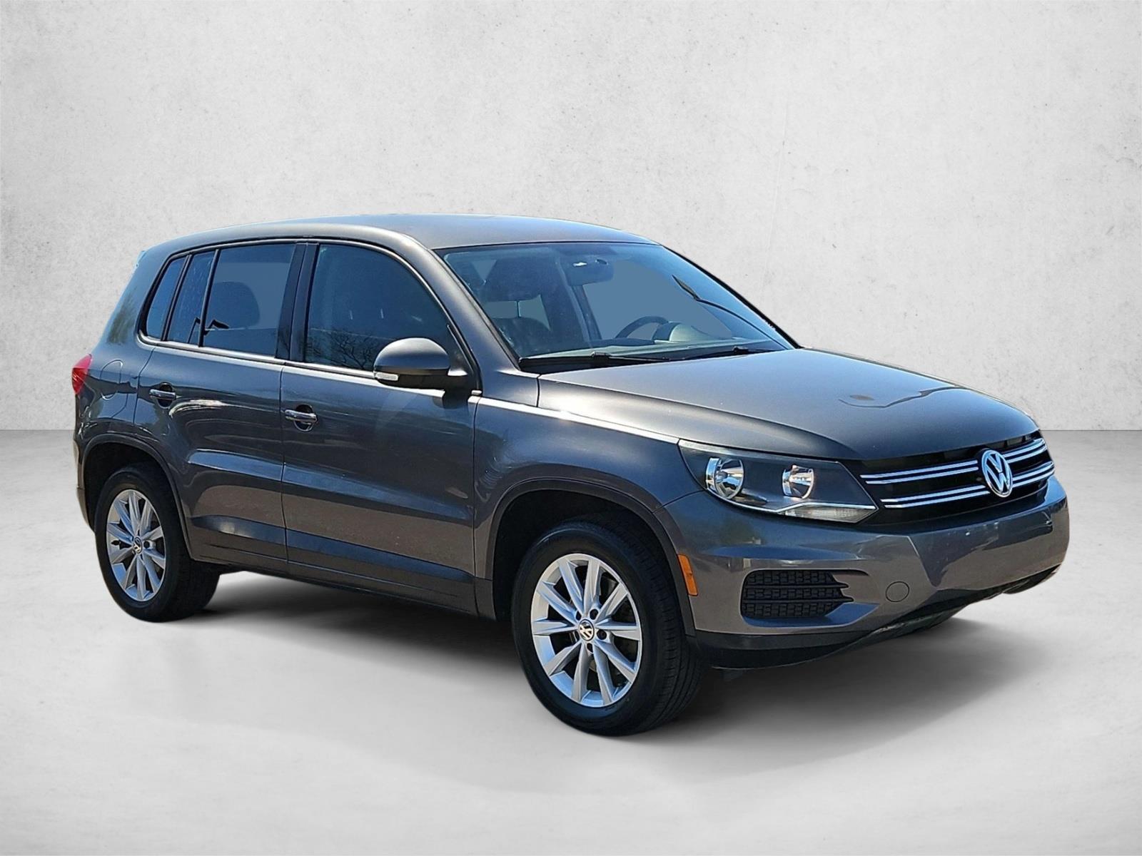 Used 2017 Volkswagen Tiguan Limited Base with VIN WVGAV7AX5HK054125 for sale in Tempe, AZ