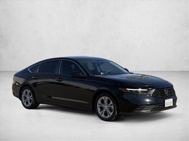 2023 Honda Accord LX photo 3