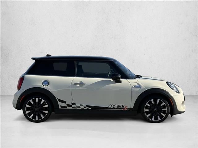 2019 MINI Hardtop 2 Door Cooper S Iconic photo 4