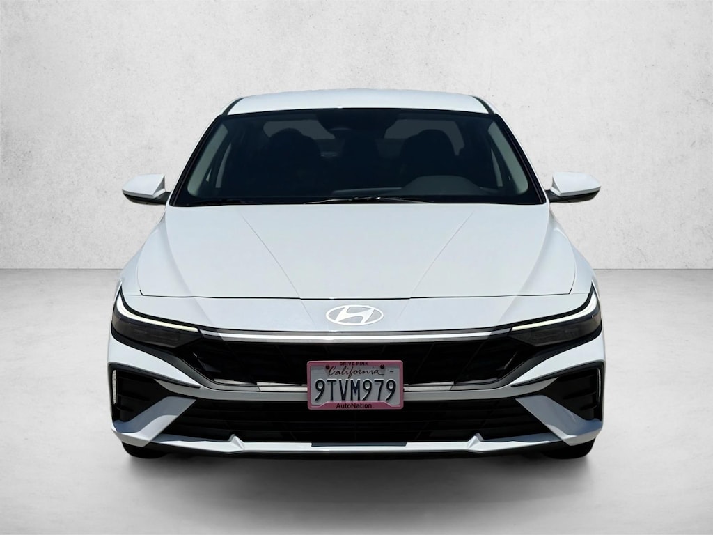 Used 2025 Hyundai Elantra SE Sedan