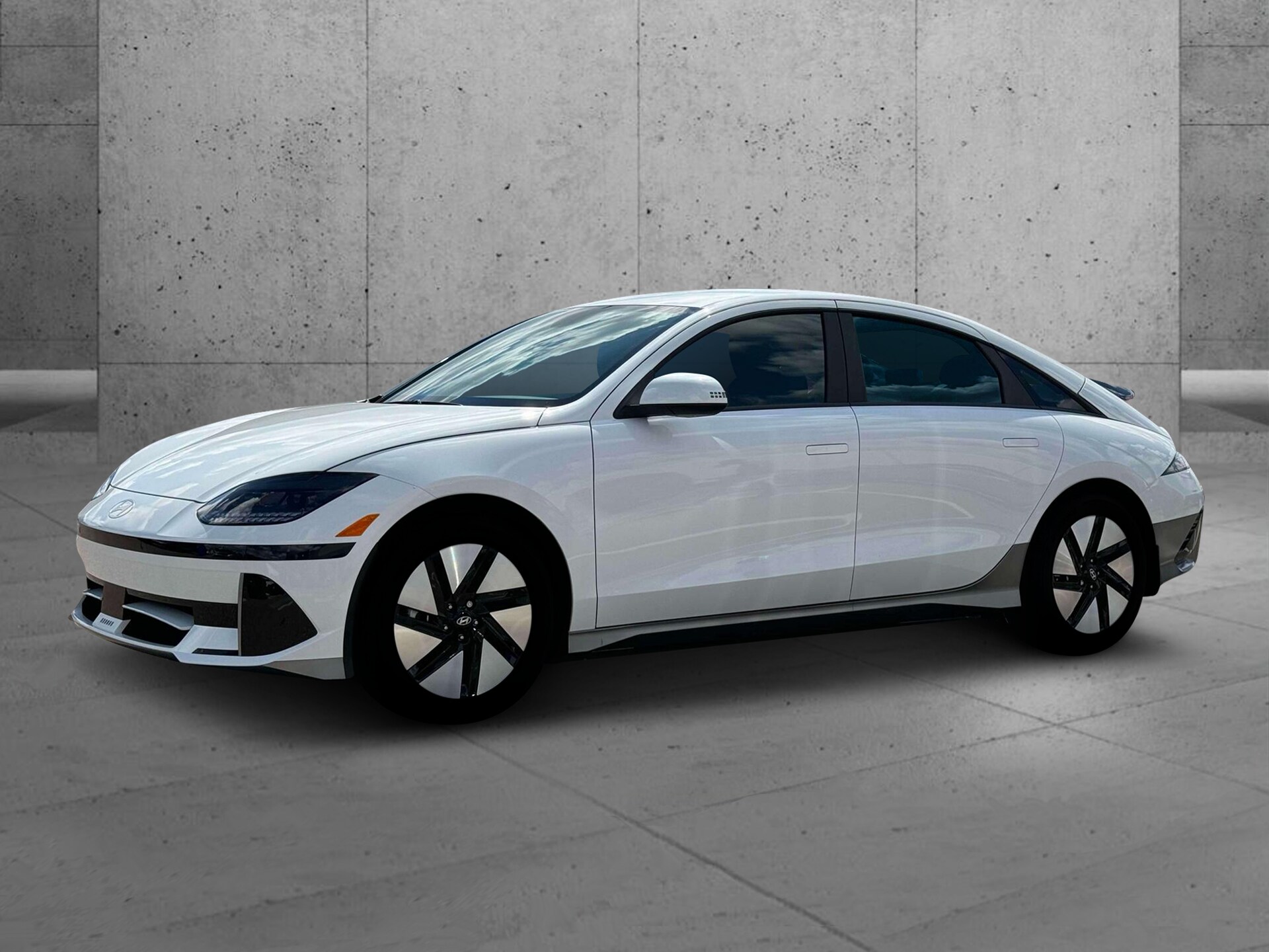 2025 Hyundai Ioniq 6 SE photo 2