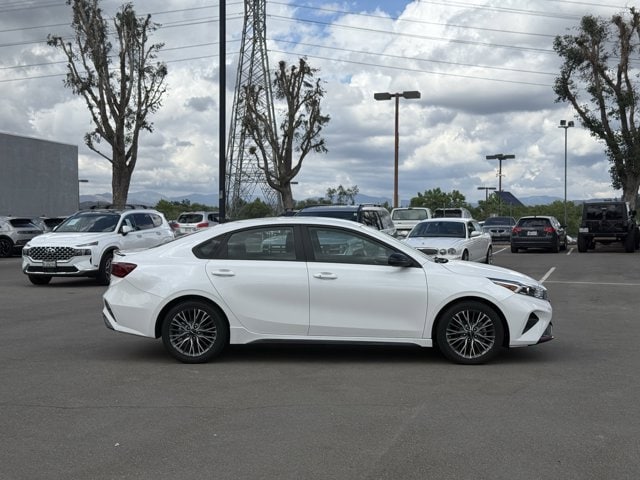 2023 Kia Forte GT-Line photo 4