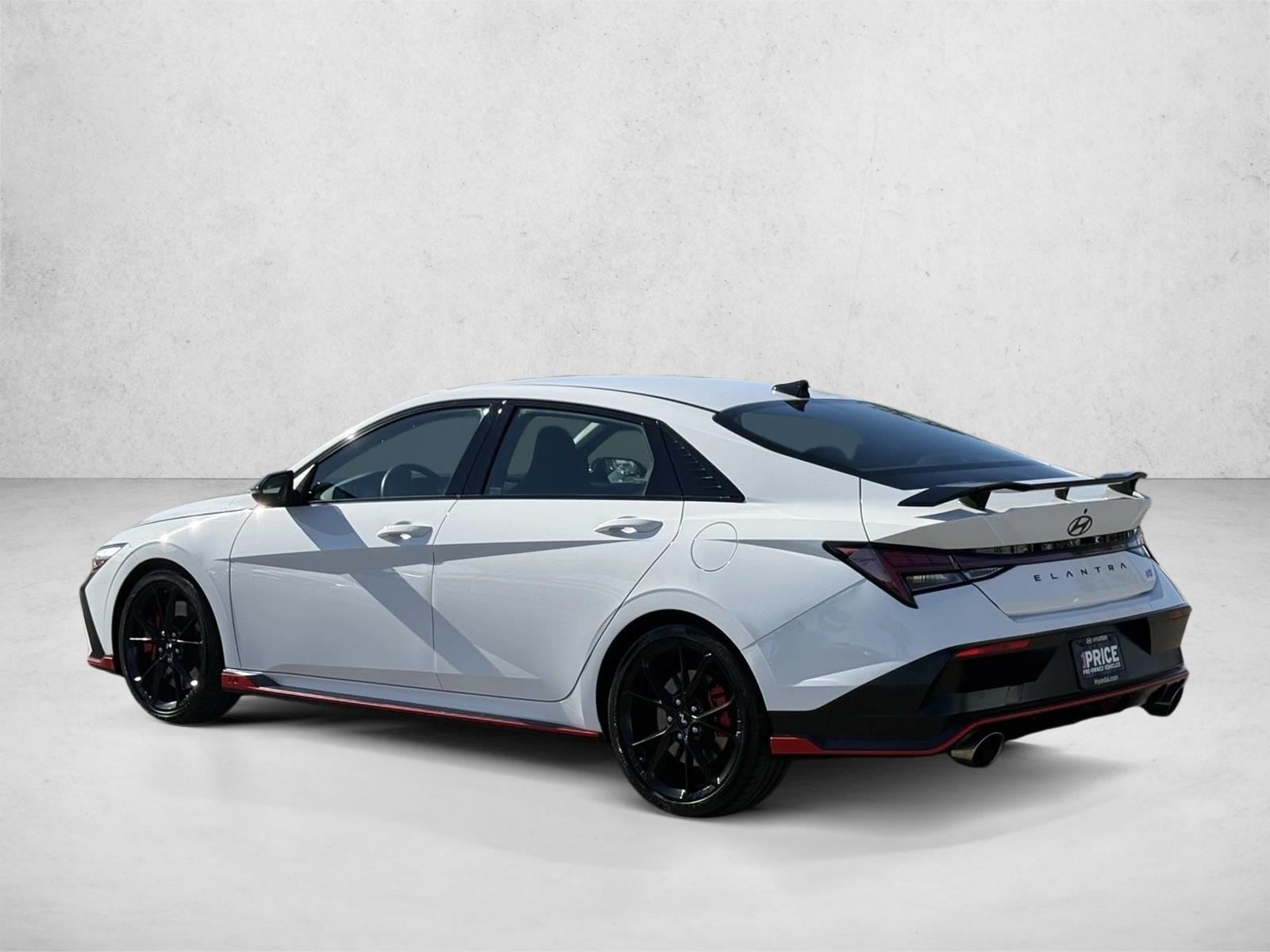 2025 Hyundai Elantra N - Photo 7