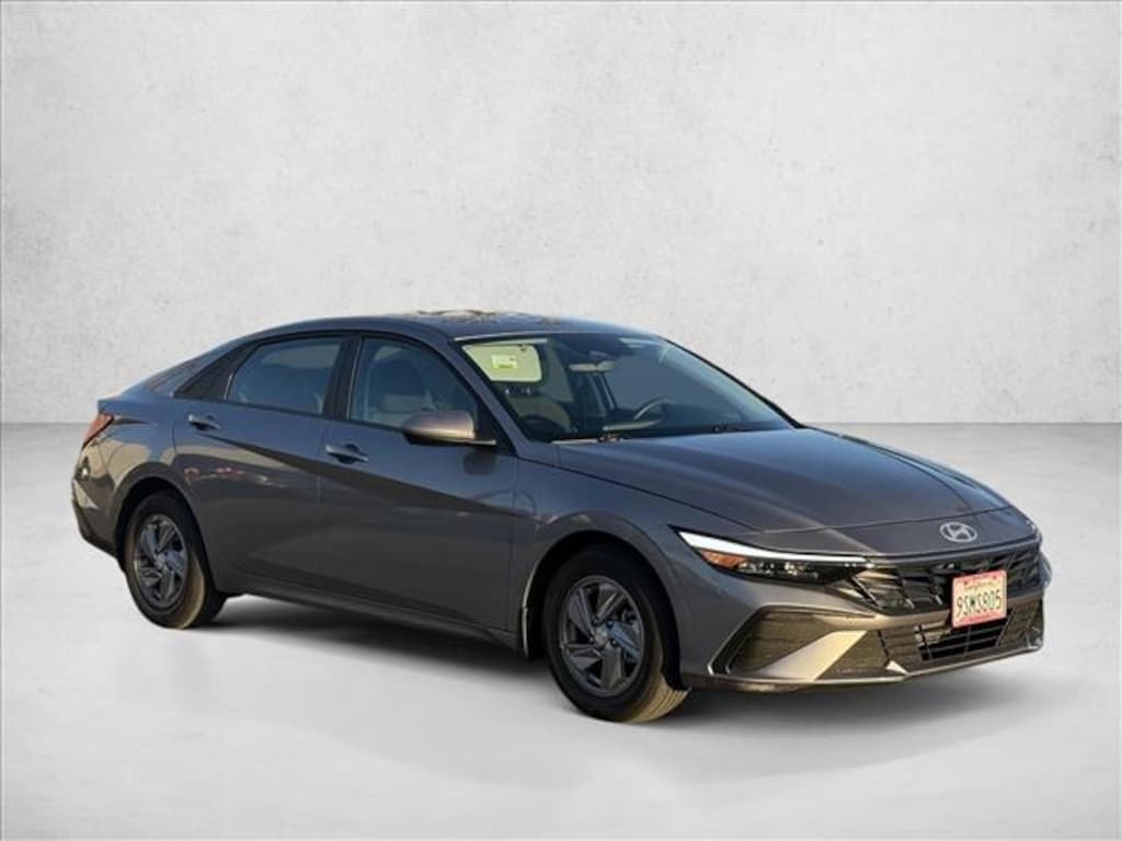 Certified 2025 Hyundai Elantra SE Sedan