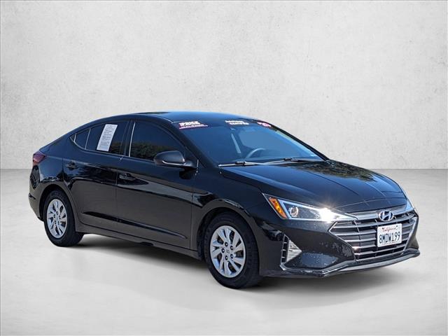 2020 Hyundai Elantra SE photo 2