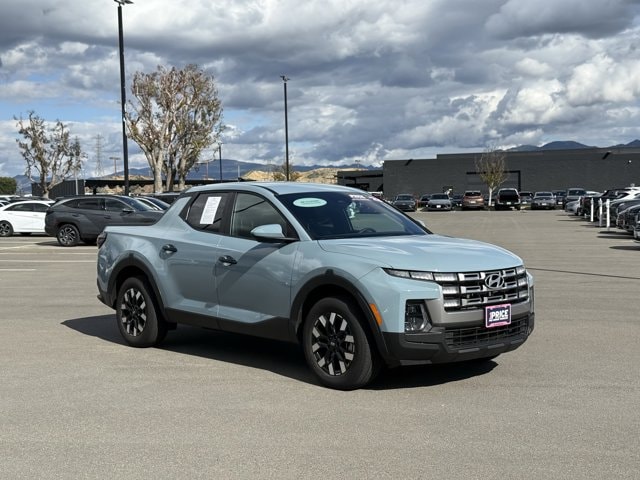 2025 Hyundai Santa Cruz SE photo 3