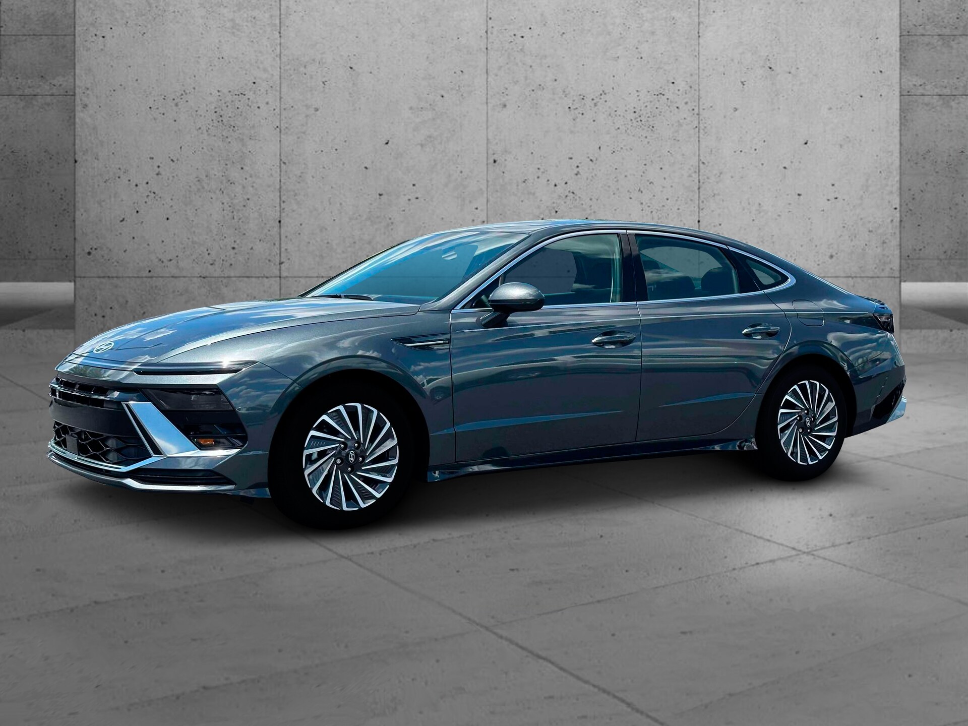 2025 Hyundai Sonata Hybrid SEL photo 2