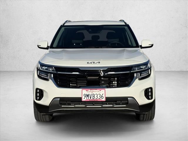 2024 Kia Seltos SX photo 2