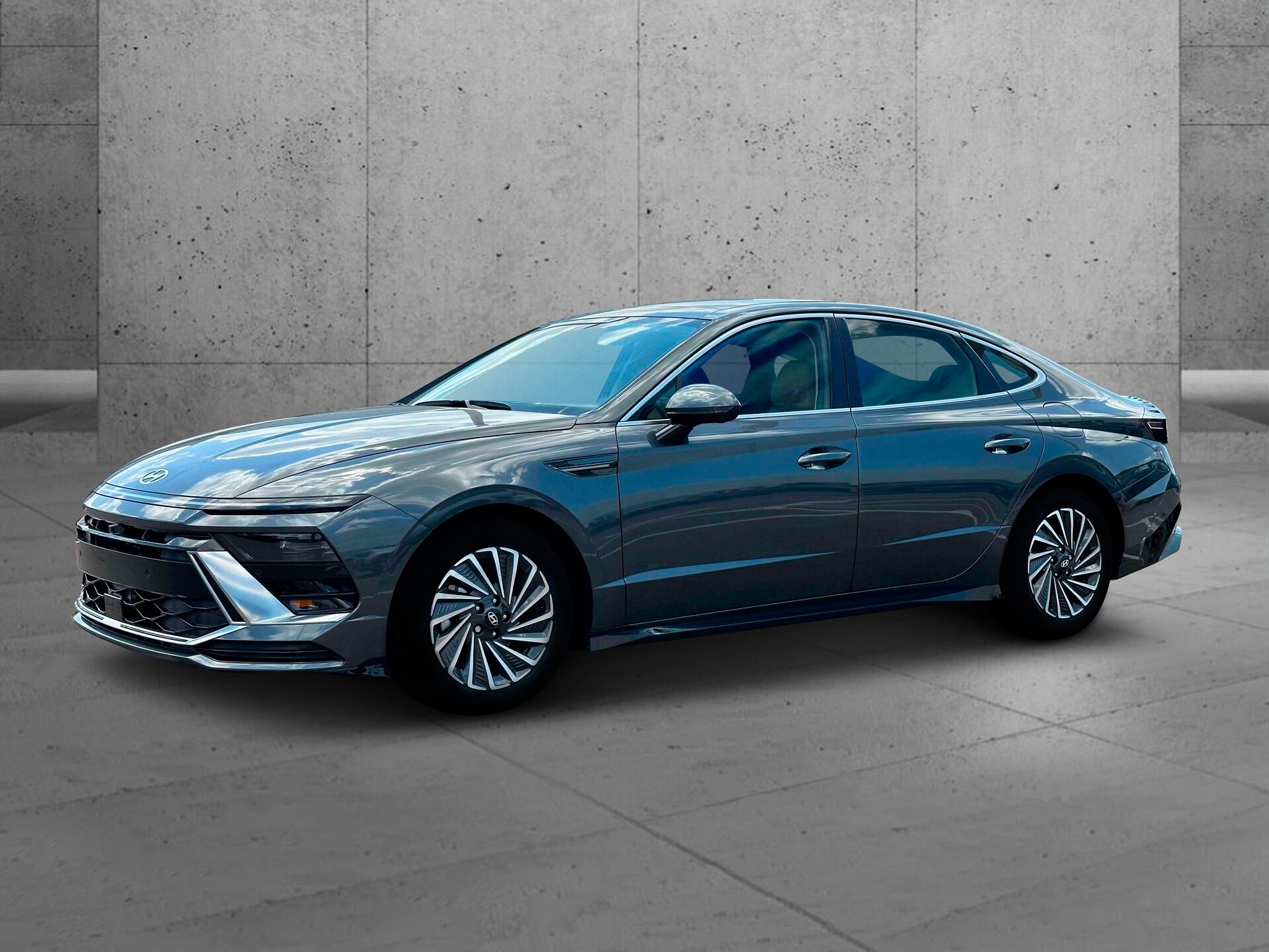 2025 Hyundai Sonata Hybrid Limited photo 2