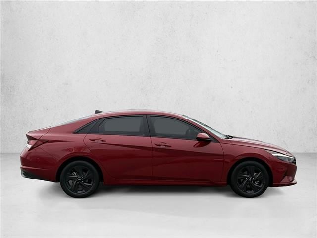 2023 Hyundai Elantra SEL photo 4
