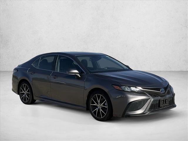 2022 Toyota Camry Hybrid SE photo 3