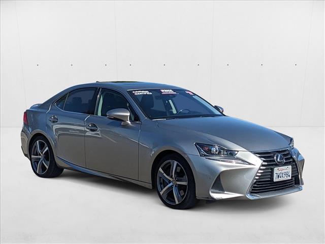2017 Lexus IS 200t photo 3