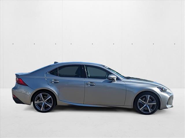 2017 Lexus IS 200t photo 4