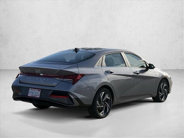 2025 Hyundai Elantra Hybrid Limited photo 5