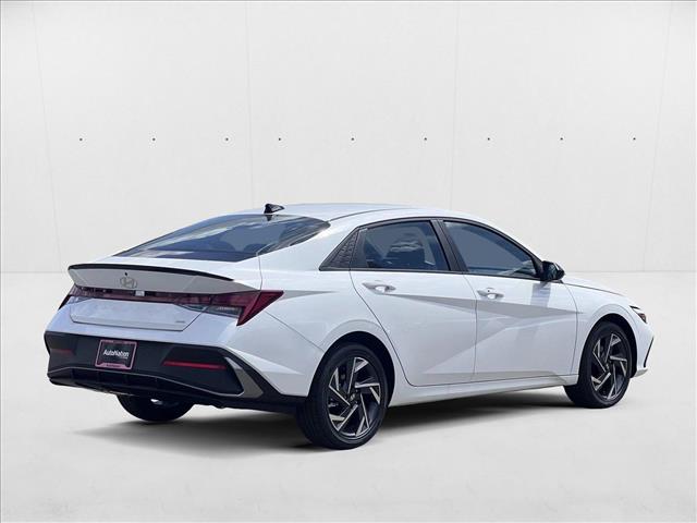 2025 Hyundai Elantra Hybrid SEL Sport photo 2