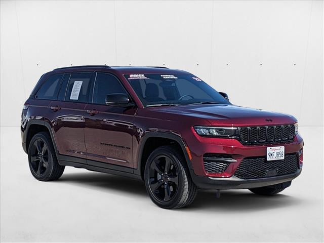 2023 Jeep Grand Cherokee Altitude photo 3