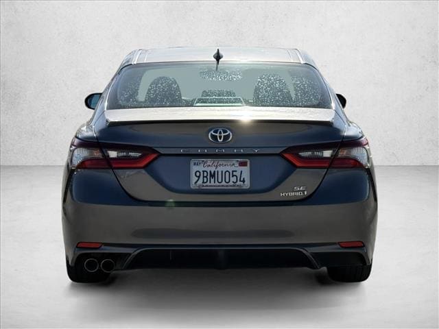 2022 Toyota Camry Hybrid SE photo 6