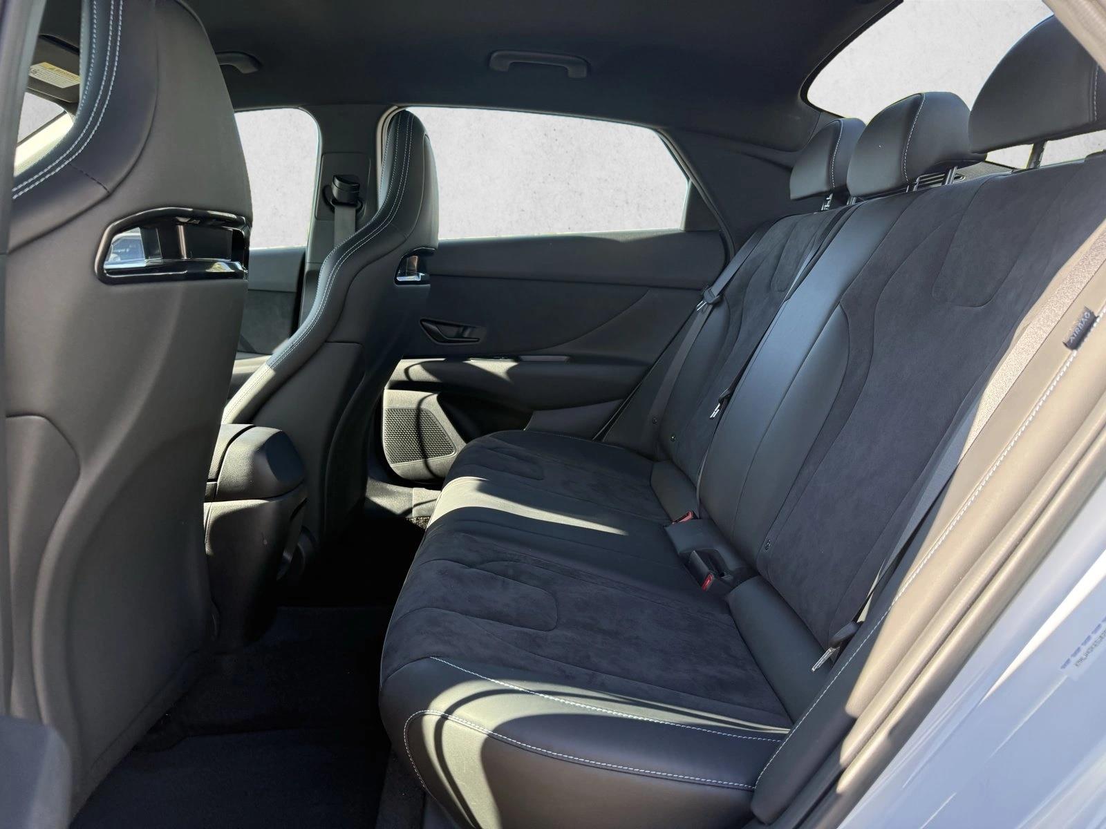 2025 Hyundai Elantra N - Photo 15