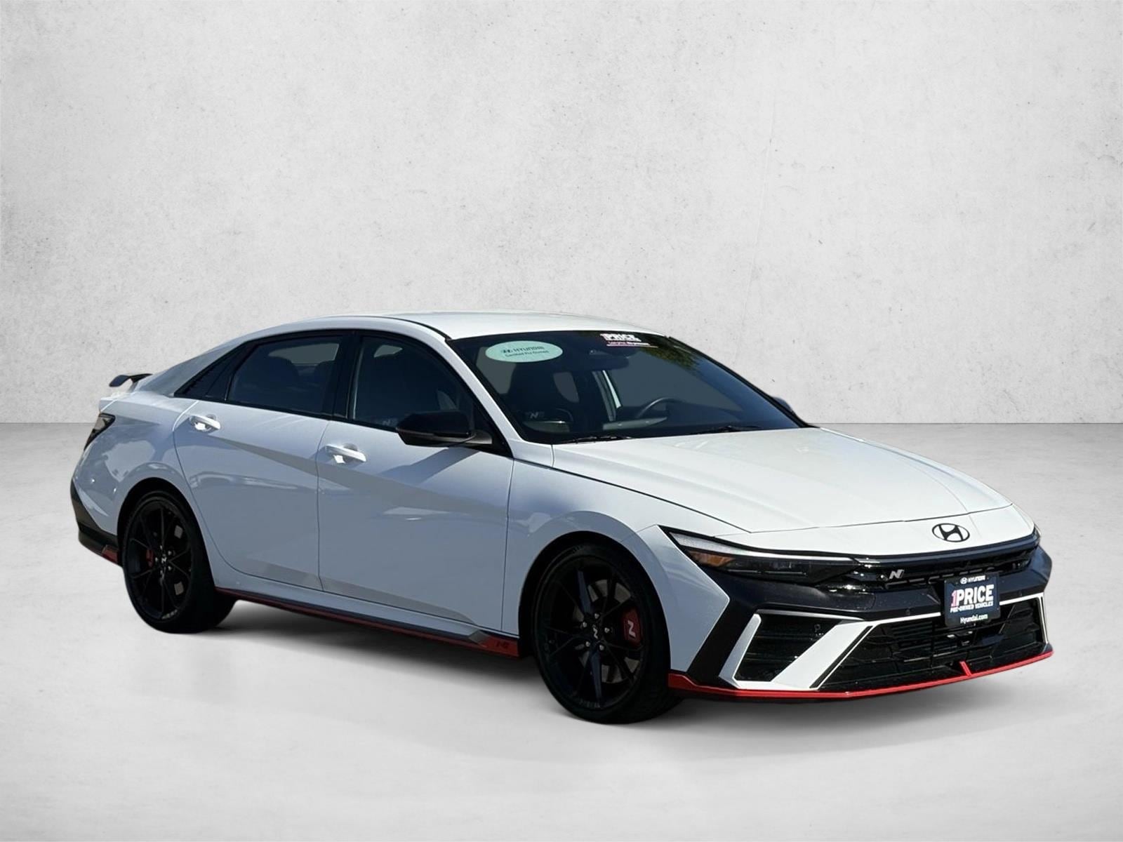 2025 Hyundai Elantra N - Photo 3