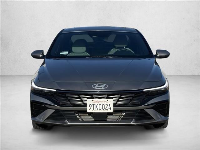 2025 Hyundai Elantra Hybrid Limited photo 2