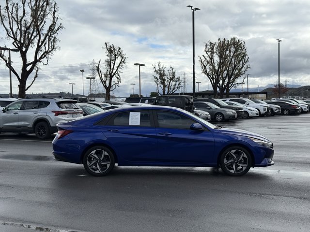 2023 Hyundai Elantra SEL photo 4