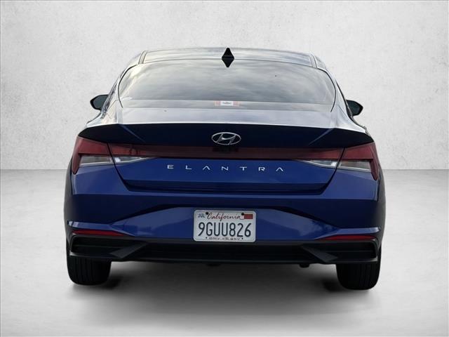 2023 Hyundai Elantra SEL photo 6