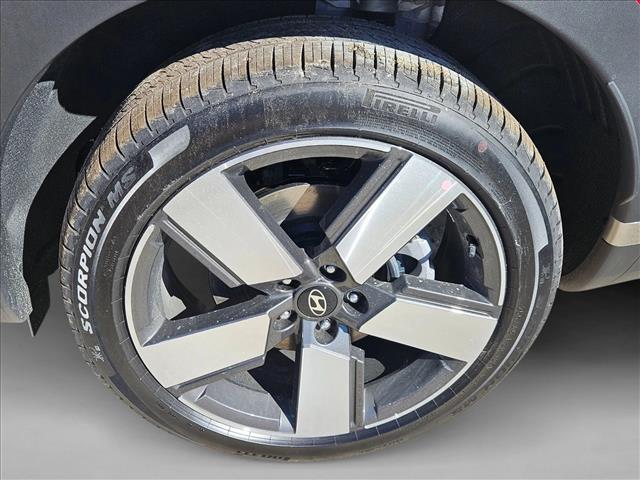 2026 Hyundai Santa Fe Limited - Photo 9