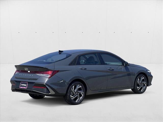 2025 Hyundai Elantra SEL Sport photo 2
