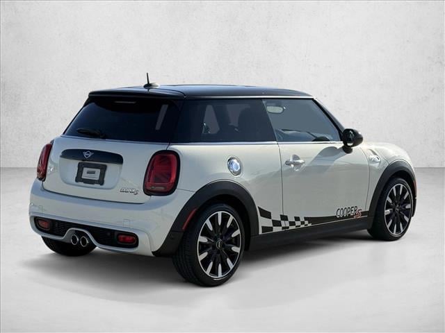 2019 MINI Hardtop 2 Door Cooper S Iconic photo 5