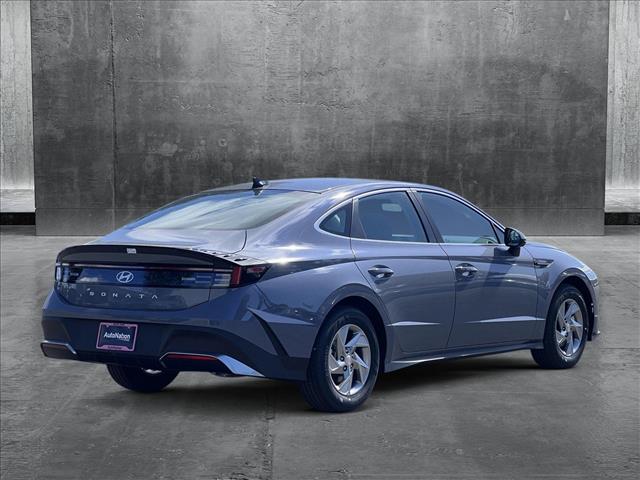 2025 Hyundai Sonata SE photo 2