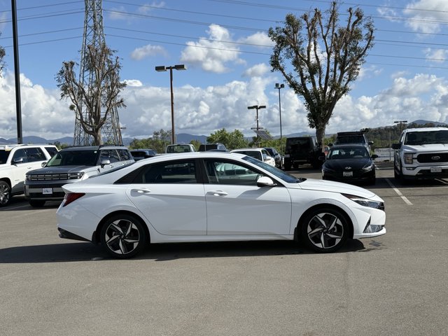 2023 Hyundai Elantra HEV Limited photo 4